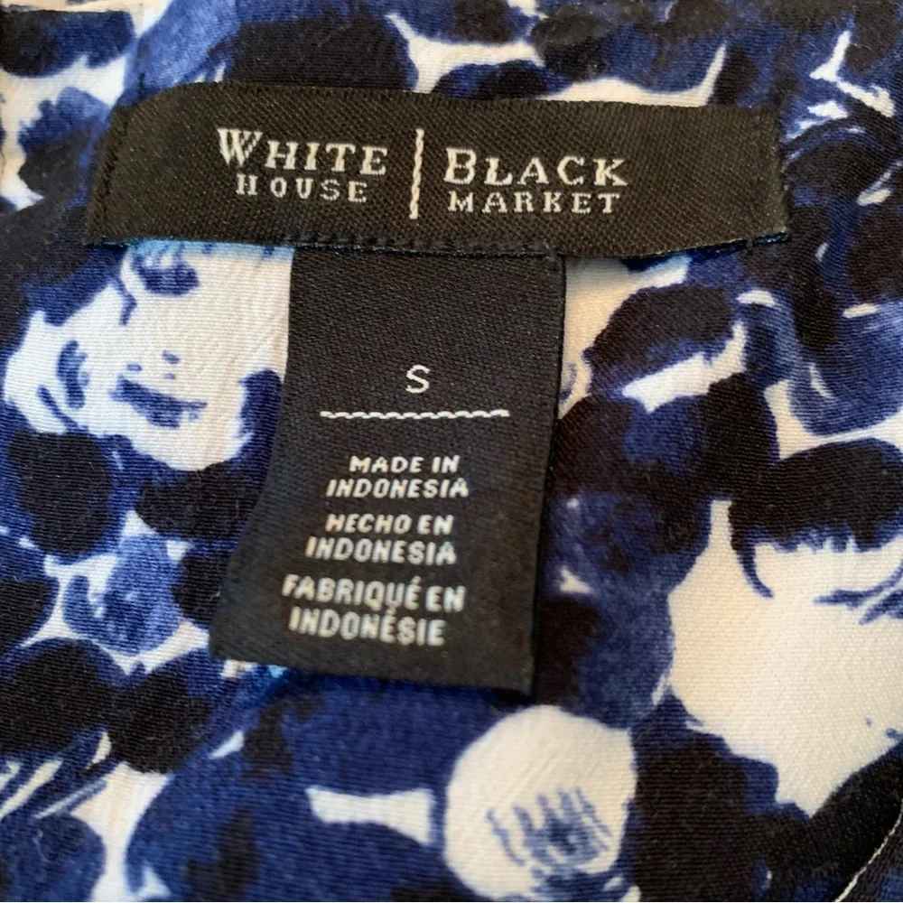 White House Black Market pleat neck sleeveless shell modern polka dot Size Small